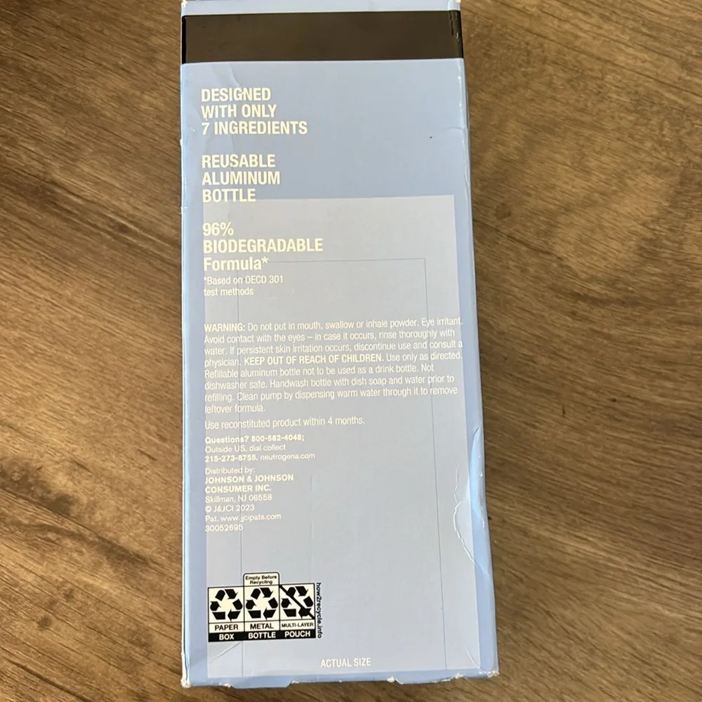 NWT Neutrogena gentle foaming facial cleanser